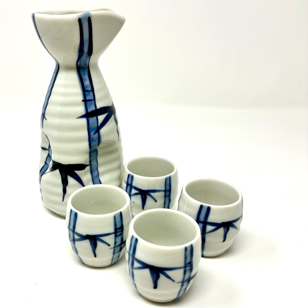 Japanese 5 Piece Sake Set Carafe and 4 Small Cups White Ceramic Blue Bamboo